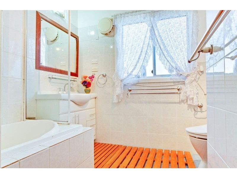 124 Lucas Road, Seven Hills NSW 2147