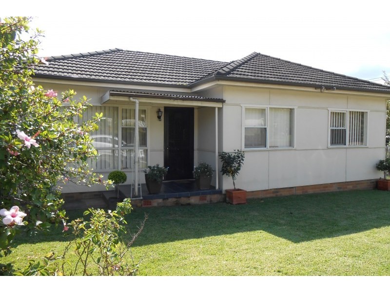 33 Bulli Road, Toongabbie NSW 2146