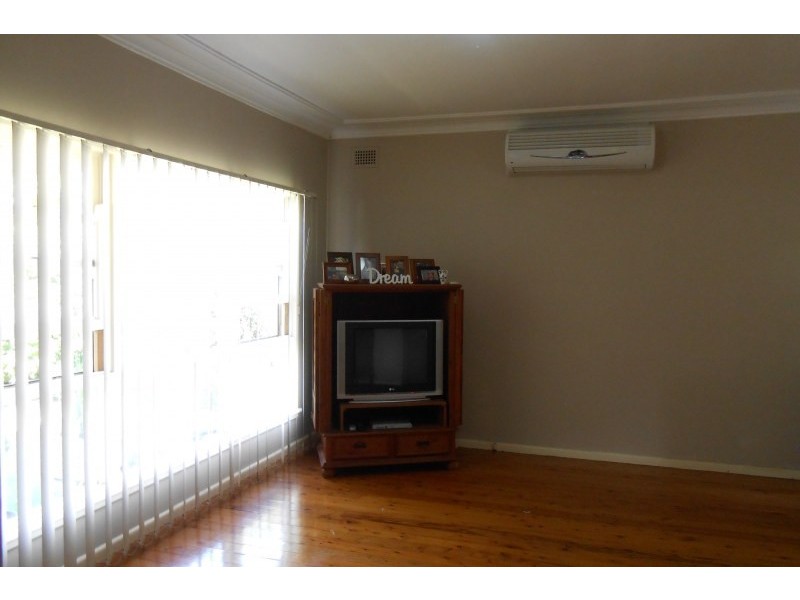 33 Bulli Road, Toongabbie NSW 2146