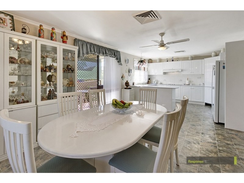 4 Knight Avenue, Kings Langley NSW 2147