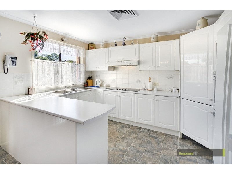 4 Knight Avenue, Kings Langley NSW 2147