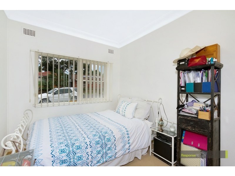 33 Bulli Road, Toongabbie NSW 2146