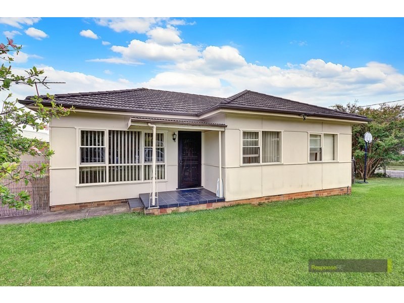 33 Bulli Road, Toongabbie NSW 2146