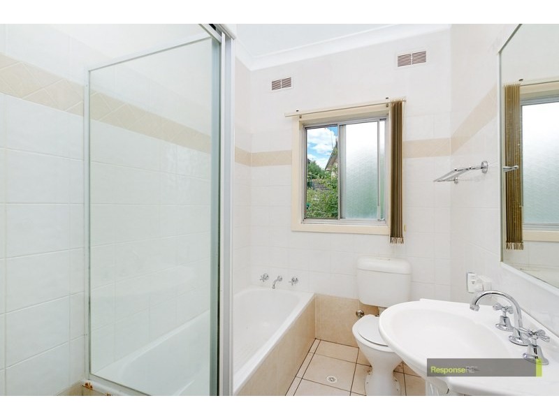 33 Bulli Road, Toongabbie NSW 2146