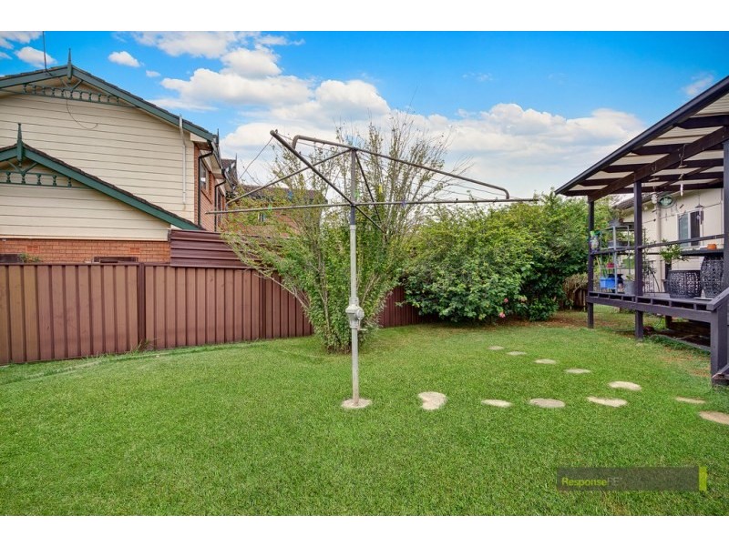 33 Bulli Road, Toongabbie NSW 2146