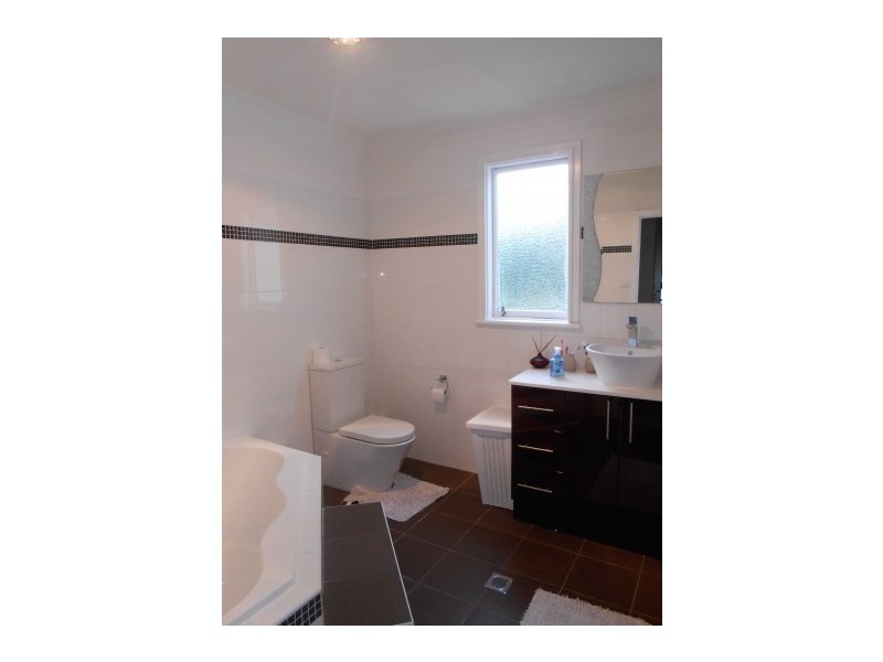 9 Henson Street, Toongabbie NSW 2146