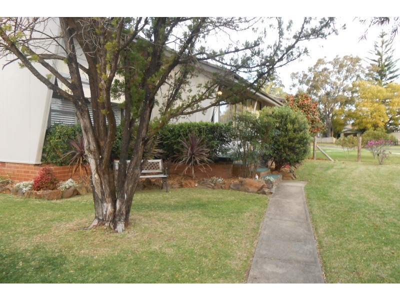 9 Henson Street, Toongabbie NSW 2146