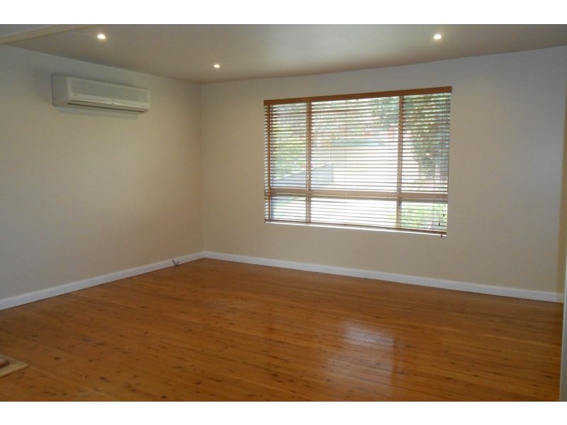 8 Dodson Crescent, Winston Hills NSW 2153