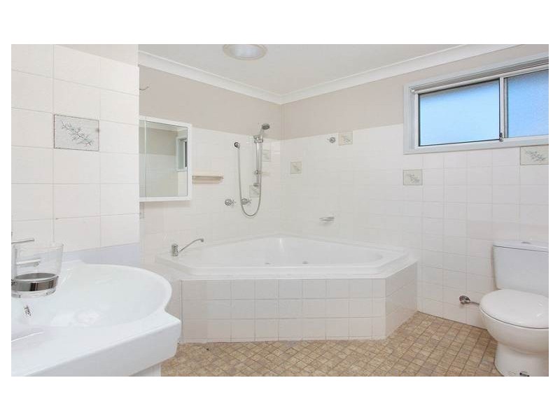 42 Nella Dan Avenue, Tregear NSW 2770