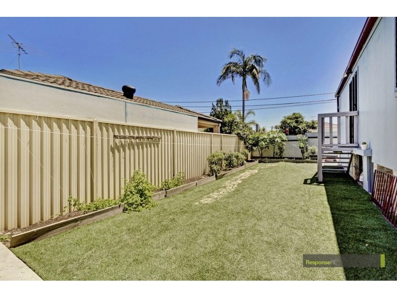 21 Glenn Avenue, Northmead NSW 2152