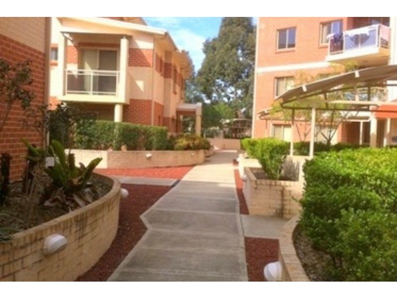 13/2 Wentworth Avenue, Toongabbie NSW 2146