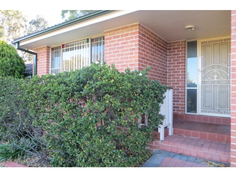 9/6 Binalong Road, Pendle Hill NSW 2145