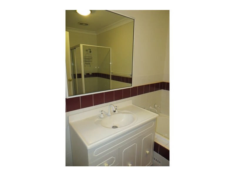 9/6 Binalong Road, Pendle Hill NSW 2145