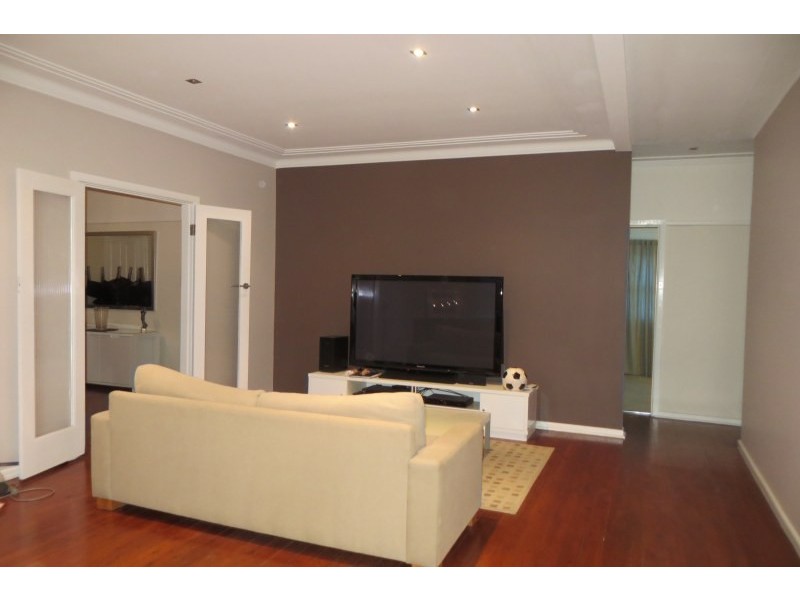 163 Windsor Road, Northmead NSW 2152