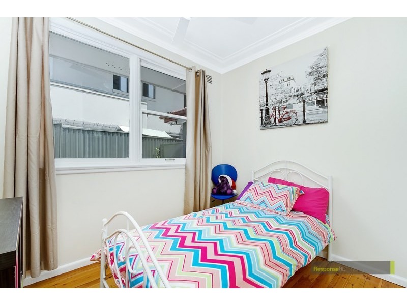 18 Allambie Avenue, Northmead NSW 2152