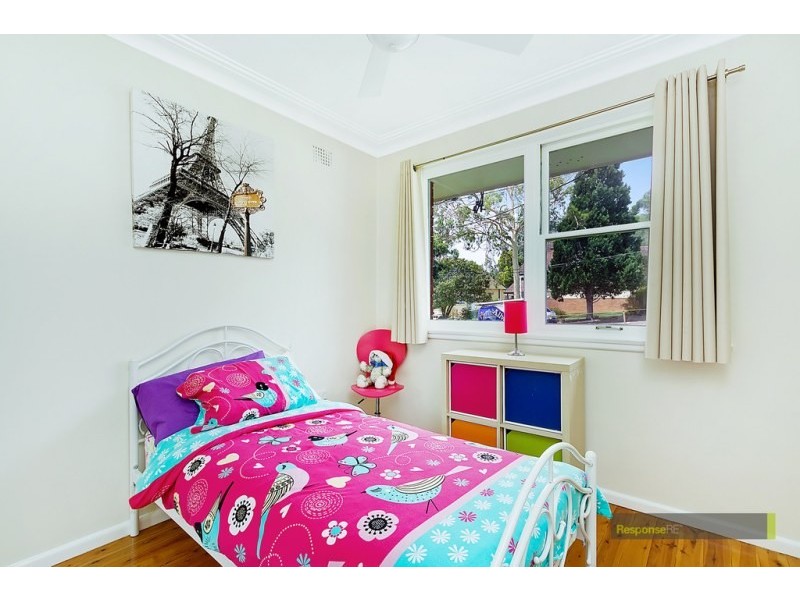 18 Allambie Avenue, Northmead NSW 2152