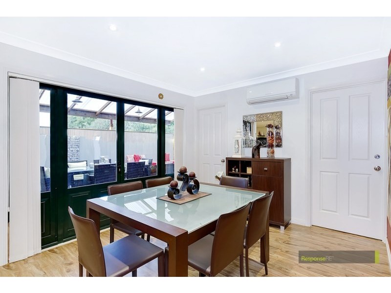 8/27 Ballandella Road, Toongabbie NSW 2146