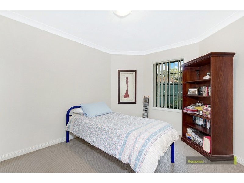 8/27 Ballandella Road, Toongabbie NSW 2146