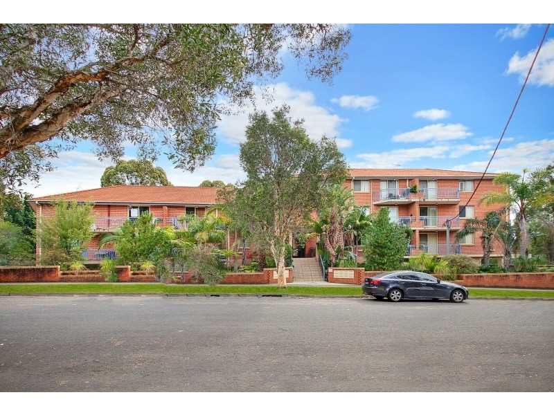 17/5-9 Marlene Crescent, Greenacre NSW 2190