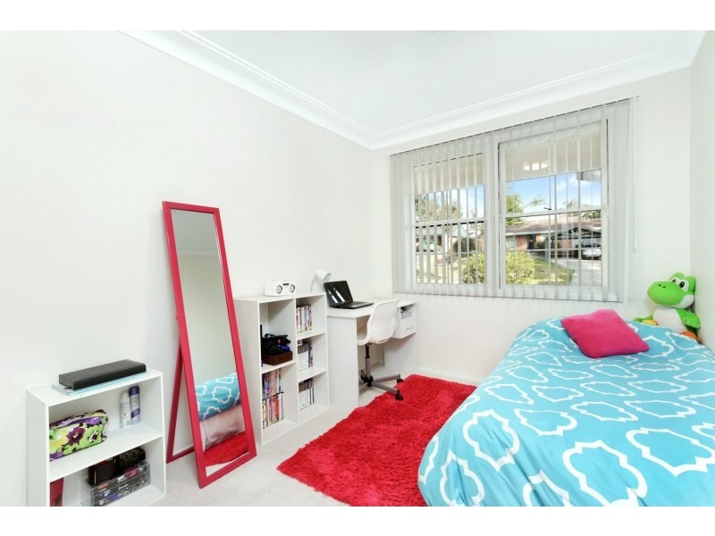 15 Hutchins Crescent, Kings Langley NSW 2147