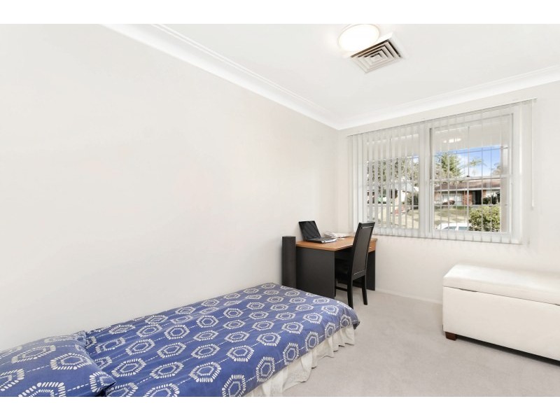 15 Hutchins Crescent, Kings Langley NSW 2147