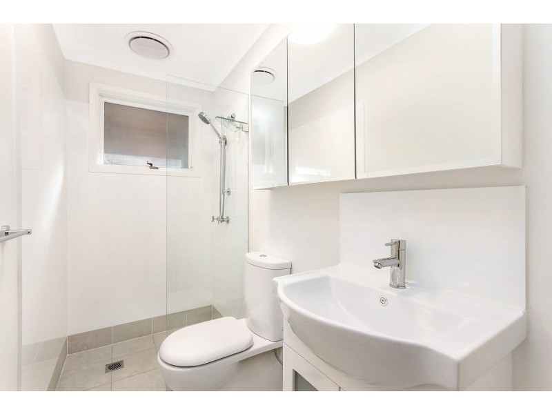 15 Hutchins Crescent, Kings Langley NSW 2147