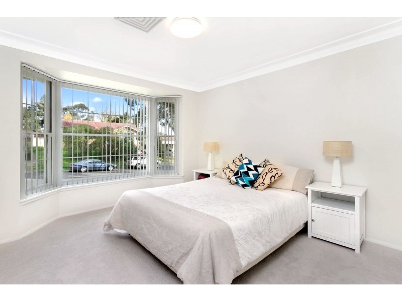 15 Hutchins Crescent, Kings Langley NSW 2147