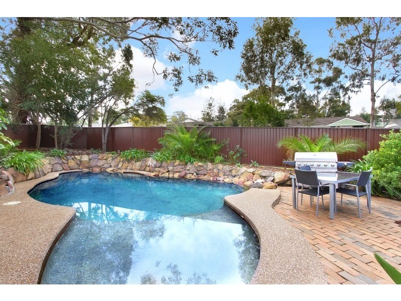 15 Hutchins Crescent, Kings Langley NSW 2147