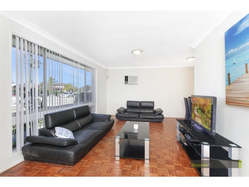 74 Greenmeadows Crescent, Toongabbie NSW 2146