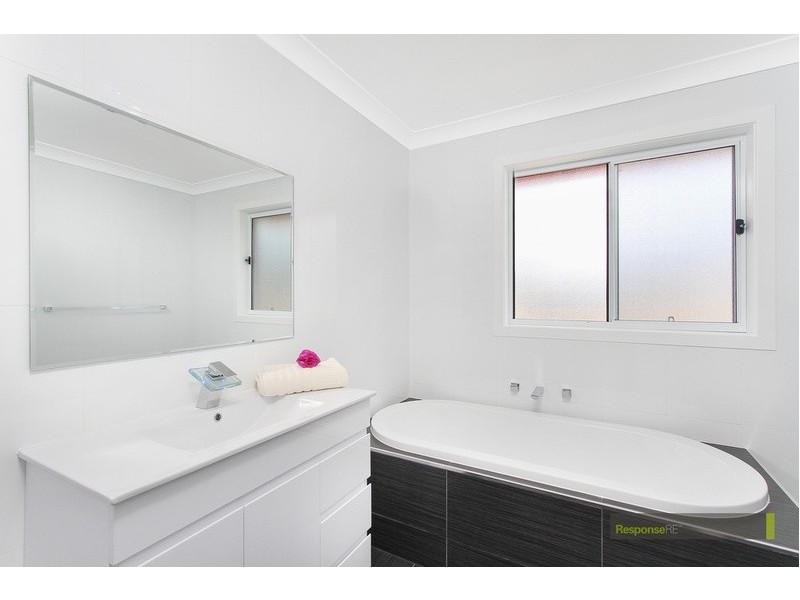 9 Chanel Street, Toongabbie NSW 2146