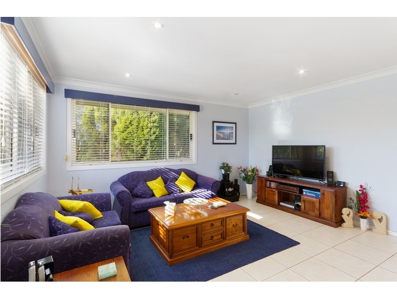 16 Lodge Avenue, Old Toongabbie NSW 2146