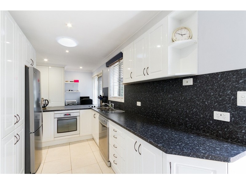 16 Lodge Avenue, Old Toongabbie NSW 2146