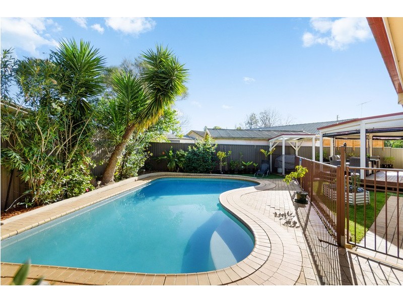 16 Lodge Avenue, Old Toongabbie NSW 2146