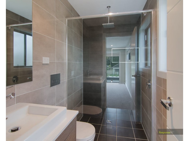 33A Budgeree Road, Toongabbie NSW 2146