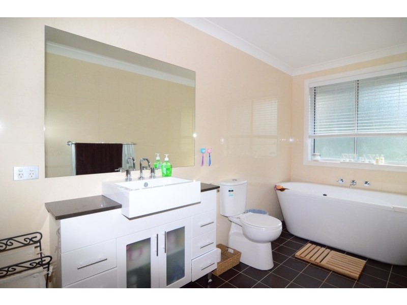 19 Nyngan Place, Miranda NSW 2228