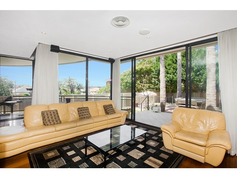 11 Belgrave Esplanade, Sylvania NSW 2224