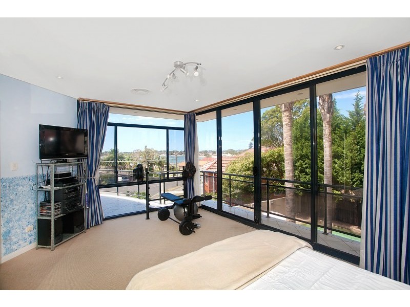 11 Belgrave Esplanade, Sylvania NSW 2224