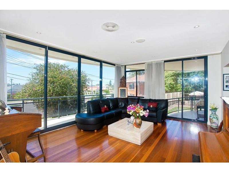 11 Belgrave Esplanade, Sylvania NSW 2224