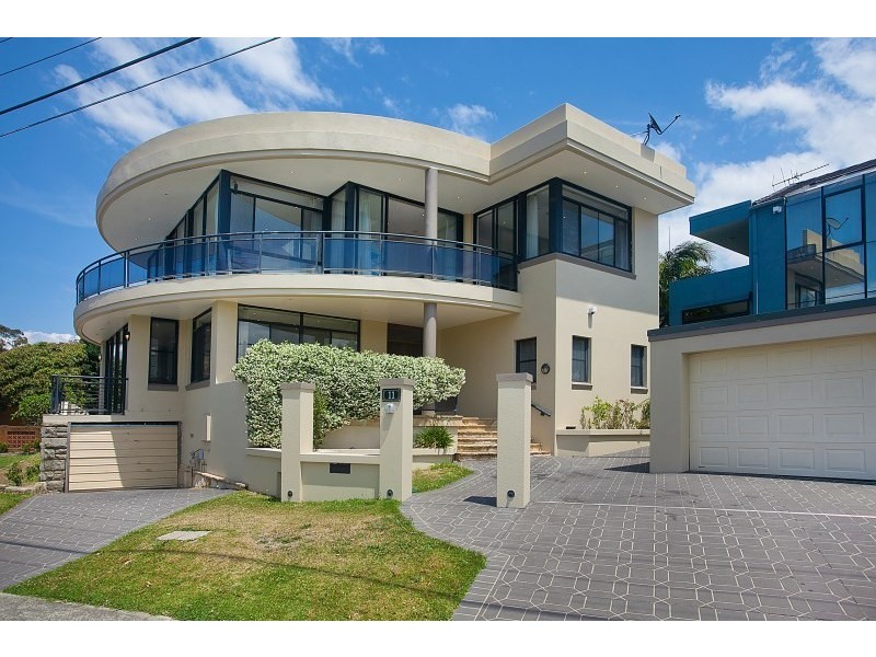 11 Belgrave Esplanade, Sylvania Waters NSW 2224