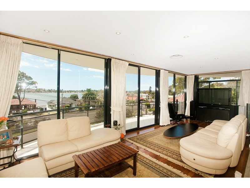 11 Belgrave Esplanade, Sylvania Waters NSW 2224