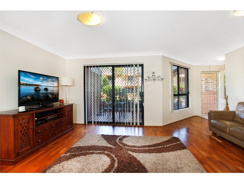 27/8 Warumbui Avenue, Miranda NSW 2228