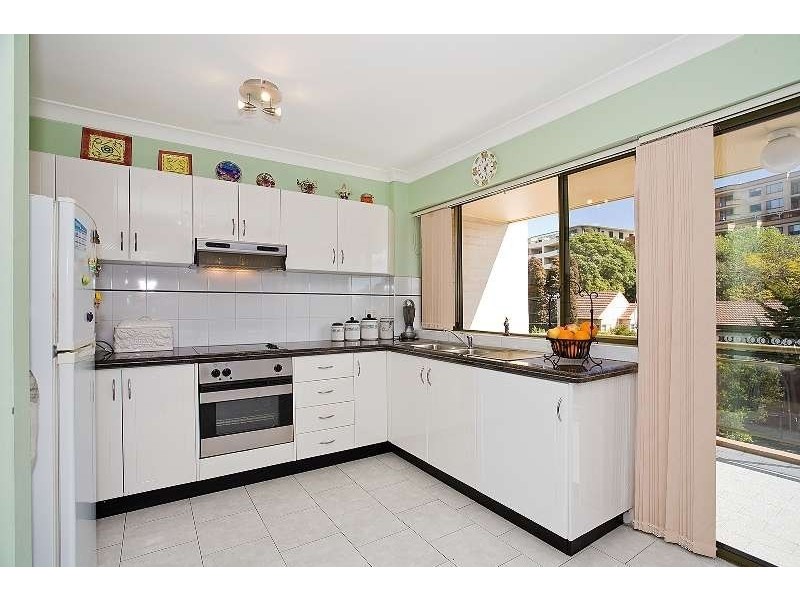 11/2-6 Gurrier Avenue, Miranda NSW 2228