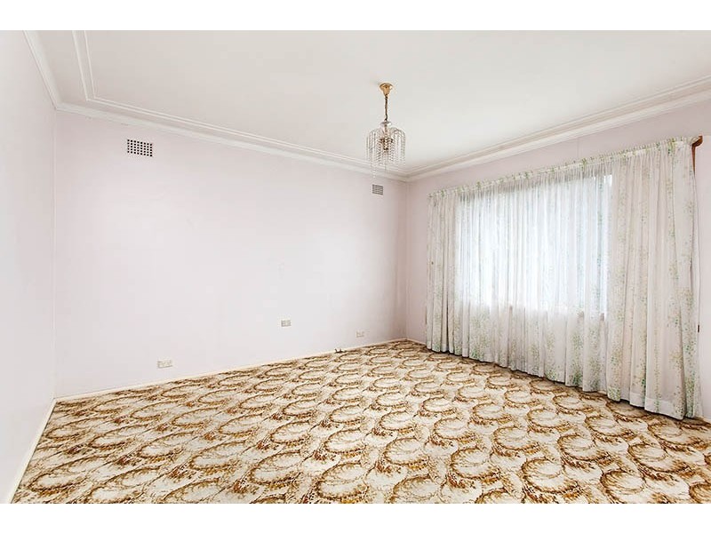 4 Silverwater Crescent, Miranda NSW 2228