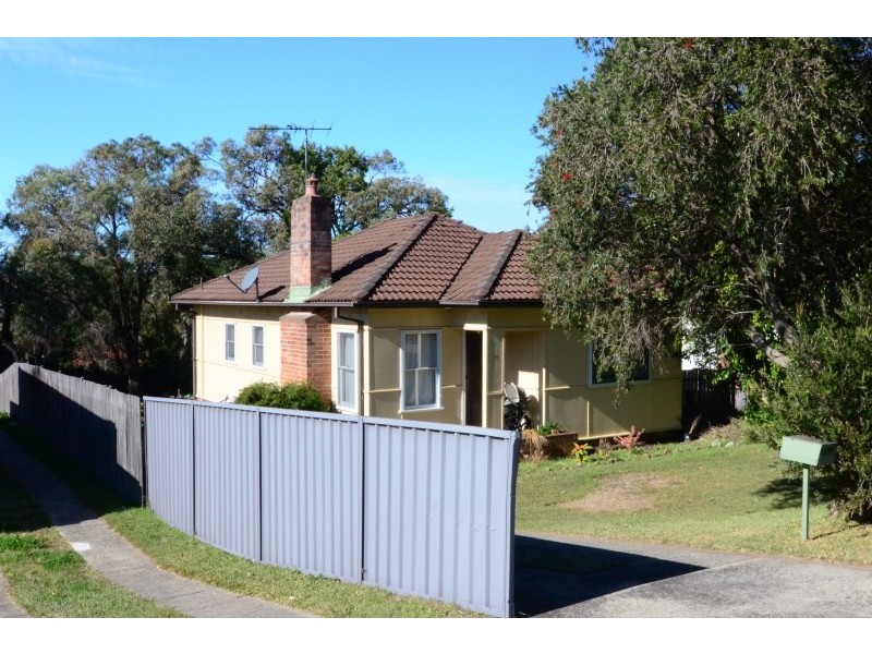 15 Moona Road, Kirrawee NSW 2232