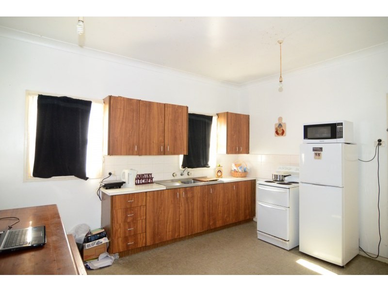 15 Moona Road, Kirrawee NSW 2232