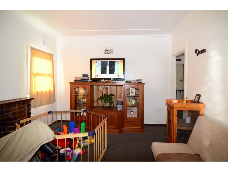 15 Moona Road, Kirrawee NSW 2232