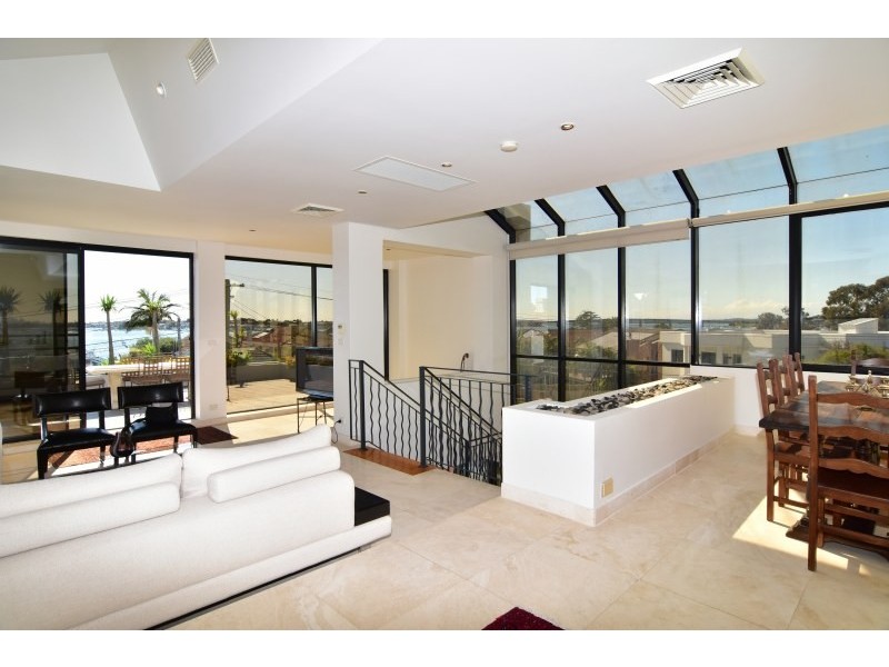 9 Belgrave Esplanade, Sylvania NSW 2224