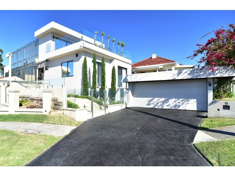 9 Belgrave Esplanade, Sylvania NSW 2224