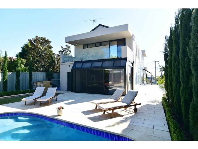 9 Belgrave Esplanade, Sylvania NSW 2224