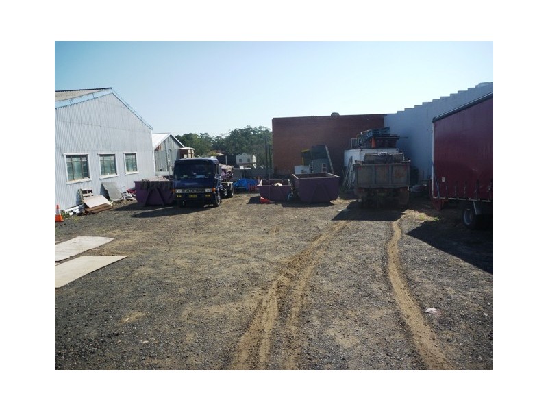 5r Yalgar Road, Kirrawee NSW 2232